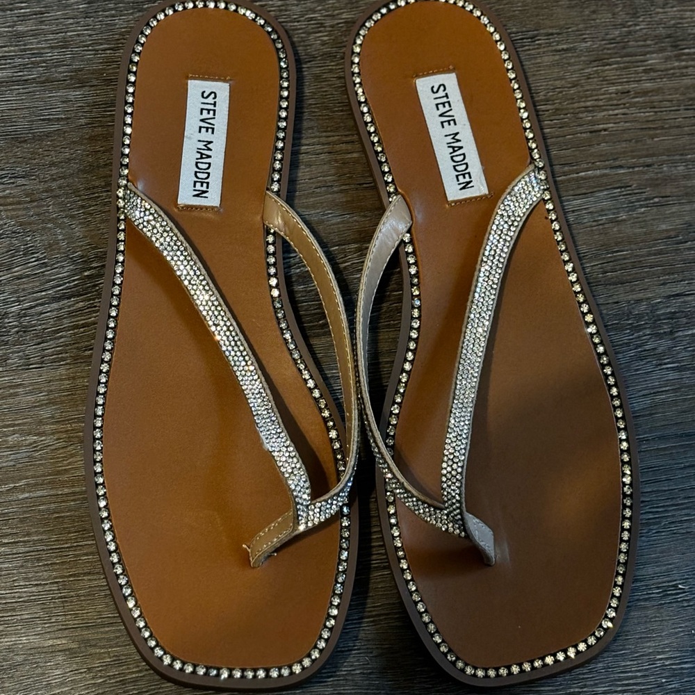 NWOT Steve Madden embellished sandals size 11